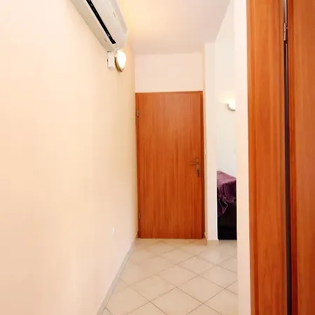 Apartment By The Sea Marina, Trogir - 10003