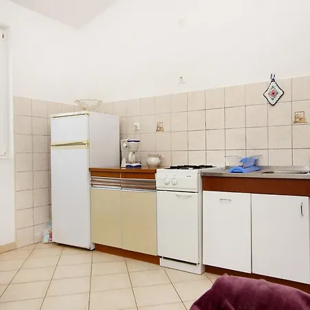 Apartment By The Sea Marina, Trogir - 10003