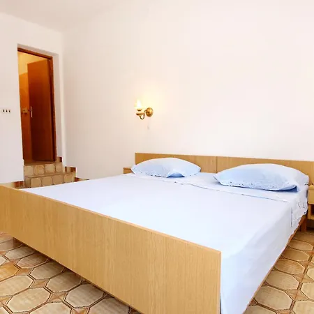 Apartment By The Sea Marina, Trogir - 10003